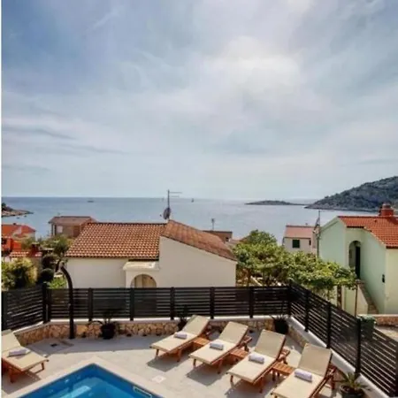 Mirka - With Heated Pool *