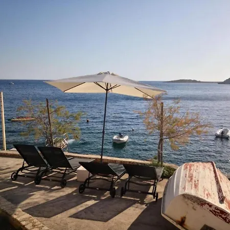 Holiday home Mirka - With Heated Pool Razanj