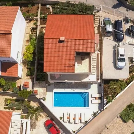 Mirka - With Heated Pool Holiday home Razanj