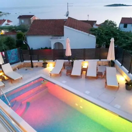 Holiday home Mirka - With Heated Pool Razanj
