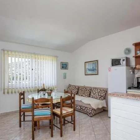 Mirka - With Heated Pool