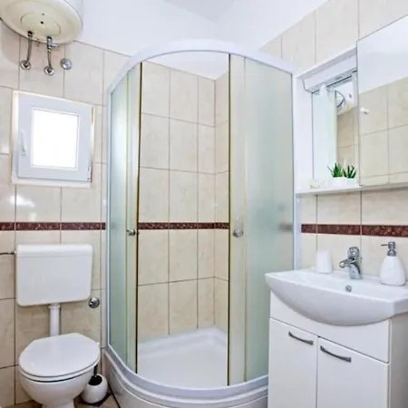 Holiday home Mirka - With Heated Pool Razanj